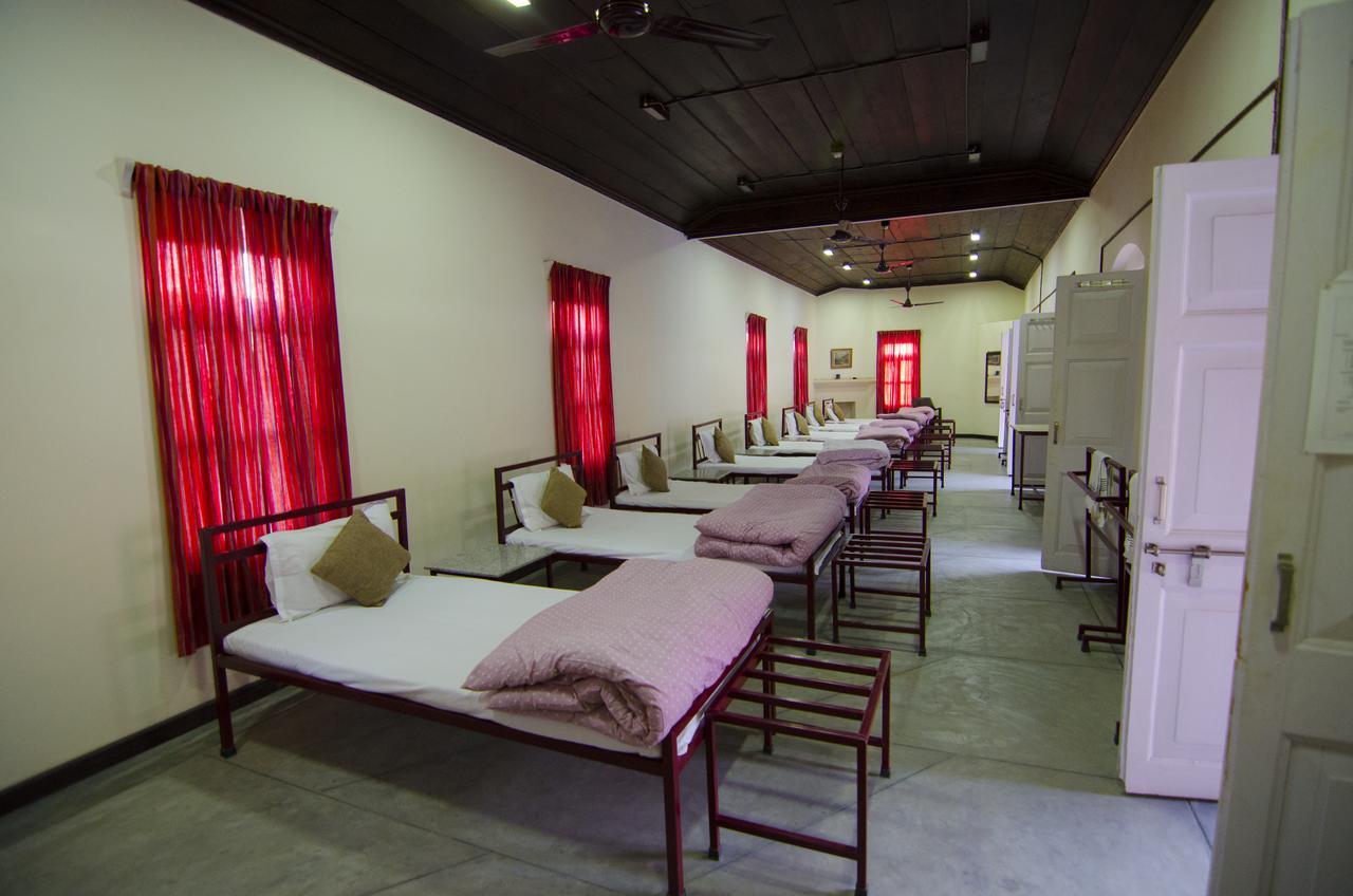 Naurang Yatri Niwas Hotel Garli Kültér fotó